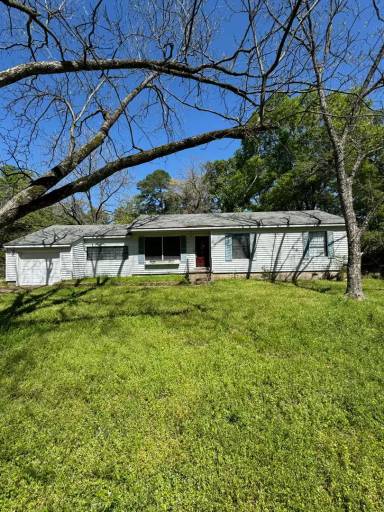 Main picture of 1834 Shady Ln