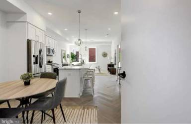 Main picture of 838 Varnum St NW