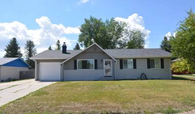 Main picture of 827 Golden Hill St
