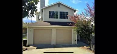 Main picture of 10545 Interlake Ave N