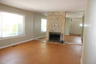 Main picture of 2710 Doidge Ave