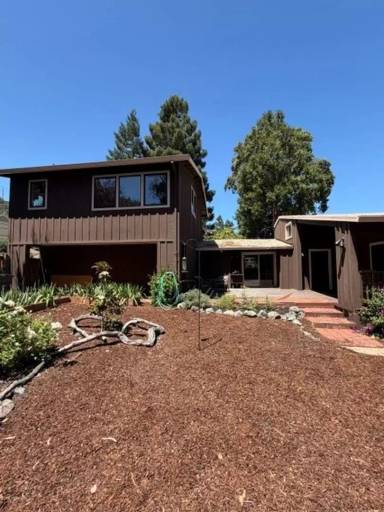 Main picture of 775 Hillcrest Way
