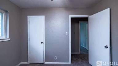 Main picture of 1433 College Pkwy