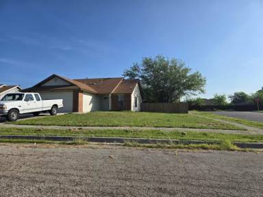 Main picture of 2607 Tracy Cir