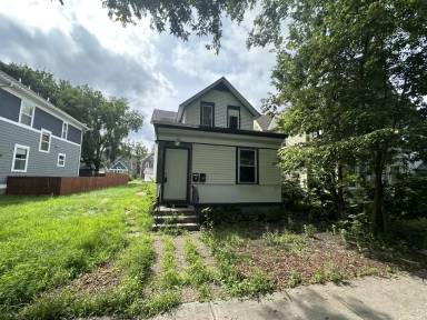 Main picture of 2636 14th Ave S