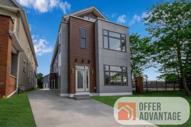 Main picture of 1016 Lafayette Avenue - Carriage