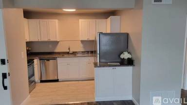 Main picture of 35 W Glenwood Ave