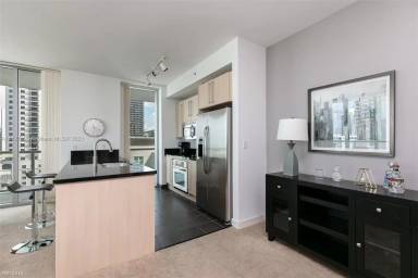 Main picture of Axis on Brickell