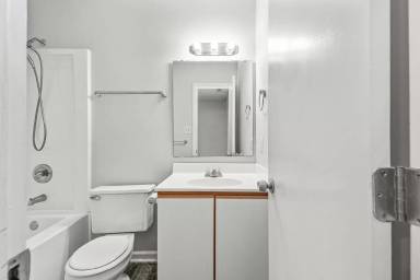 Main picture of 2042 W Windgate Ct