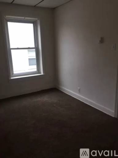 Main picture of 19 S Market St
