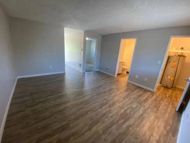 Main picture of Name Meadowcreek Apartments