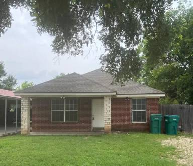 Main picture of 105 Cedar St