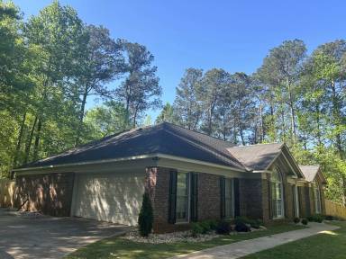 Main picture of 61 Hidden Oaks Ct