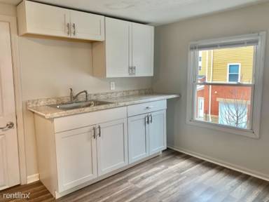 Main picture of 2706 Queen Ave