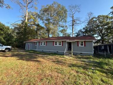 Main picture of 110 Pine Lawn Pl