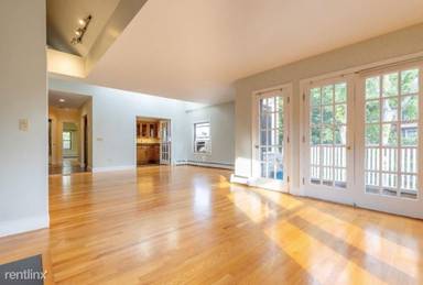 Main picture of 11 Waverly St