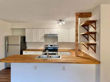 Main picture of 400 Cranbrook Ave SE