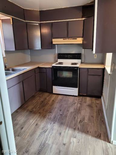 Main picture of 511 W Centre St
