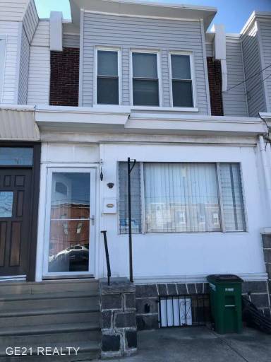 Main picture of 1704 W Oregon Ave
