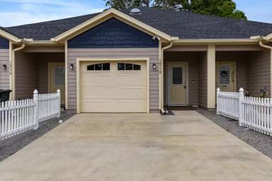 Main picture of 10773 NW 65th Way