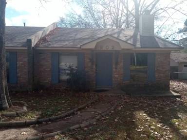 Main picture of 2802 Horseshoe Dr