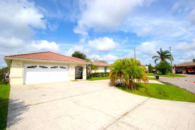 Main picture of 7 Crow Ct