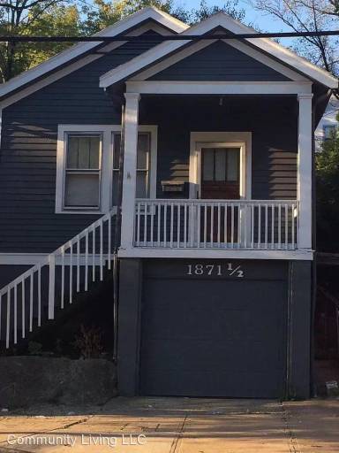 Main picture of 1871 1/2 Westwood Ave