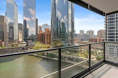 Main picture of 313 W Kinzie St