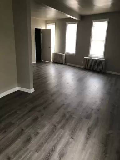 Main picture of 2031 S Muskego Ave