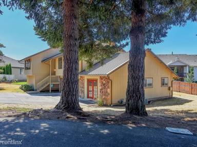 Main picture of 4611 NE 127th Way