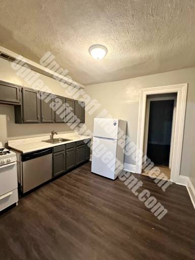 Main picture of 540 W Main St