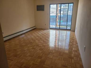 Main picture of 3745 Oxford Ave