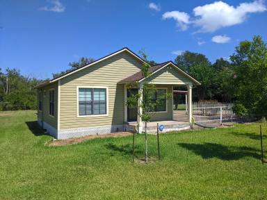Main picture of 2200 Beck St