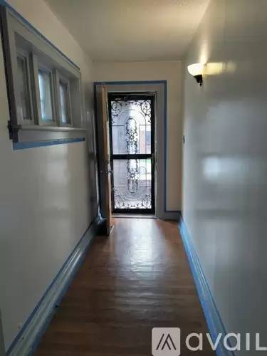 Main picture of 4545 Queens Ave