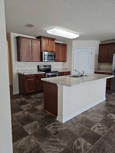 Main picture of 95111 Timberlake Dr