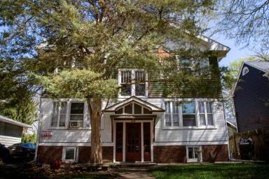 Main picture of 1008 S Busey Ave