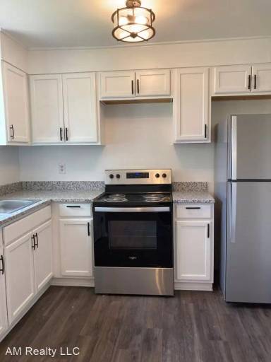 Main picture of 628 Elaine St