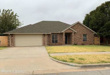 Main picture of 4506 SW Parkway Dr