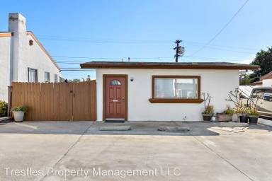 Main picture of 155 Avenida Serra
