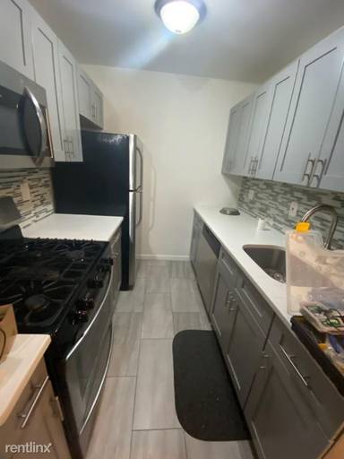 Main picture of 2879 Randall Ave