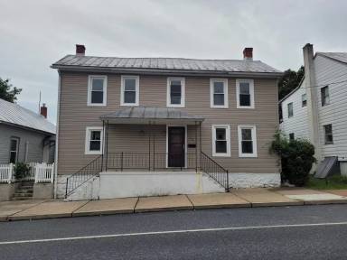 Main picture of 161 W Market St
