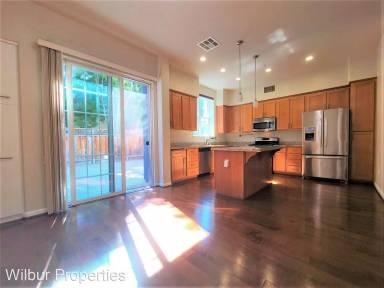 Main picture of 4388 El Camino Real