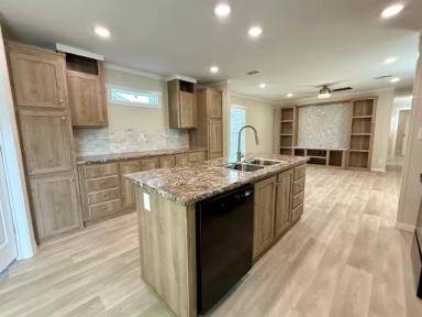 Main picture of 15923 Flores Crst