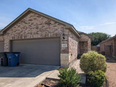 Main picture of 1207 Old FM 306