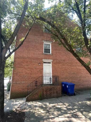 Main picture of 28 N Wolfe St