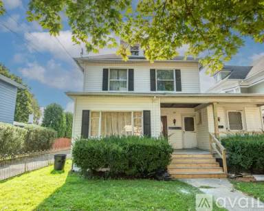 Main picture of 169 S Maple Ave