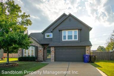 Main picture of 1404 N Yellowood Ave