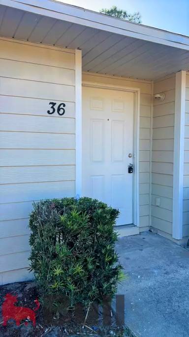 Main picture of 32 Sandalwood Ct