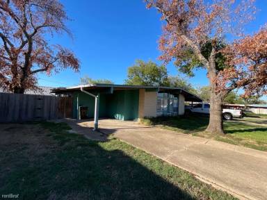 Main picture of 612 Mary Lake Dr