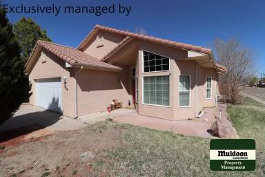 Main picture of 938 Cedarcrest Dr